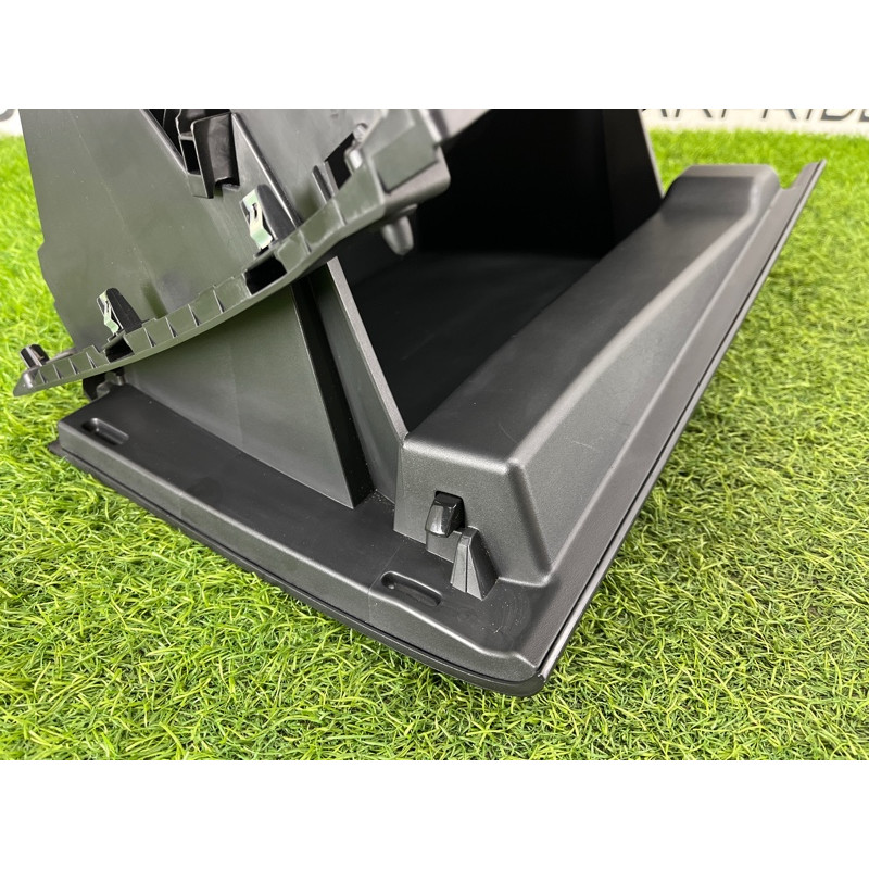 Бардачок (салон) Nissan Rogue T33 2023 1.5 KR15DDT 681026RR1A