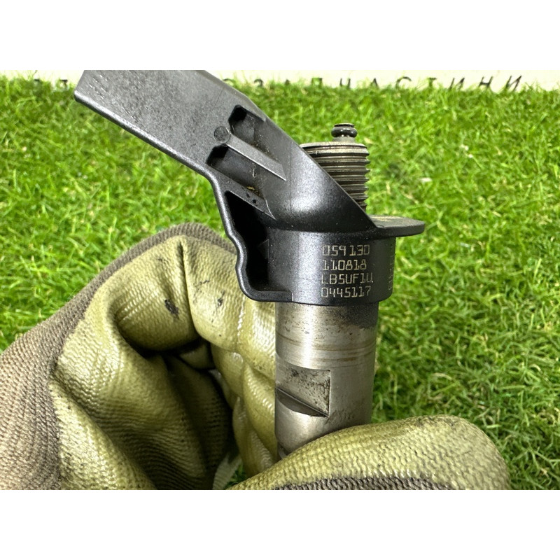 Форсунка топливная (топливная система) AUDI Q7 4L 2011 3.0 CATA 059130277AM