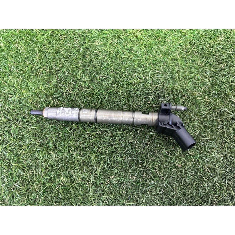 Форсунка топливная (топливная система) AUDI Q7 4L 2011 3.0 CATA 059130277AM