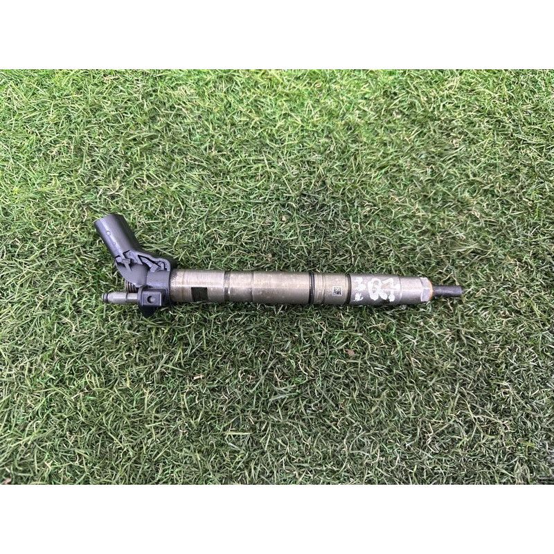 Форсунка топливная (топливная система) AUDI Q7 4L 2011 3.0 CATA 059130277AM