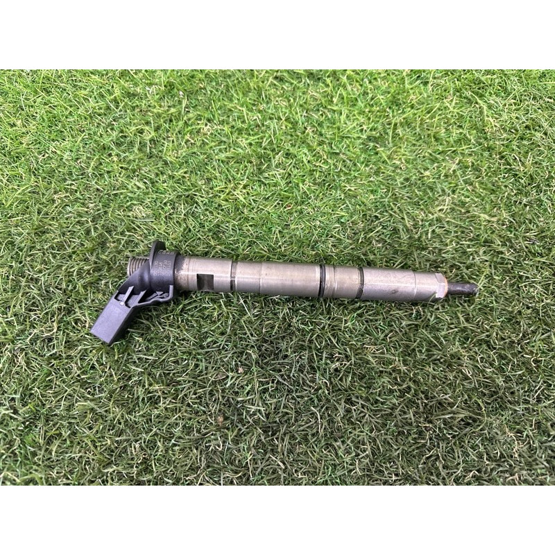 Форсунка топливная (топливная система) AUDI Q7 4L 2011 3.0 CATA 059130277AM