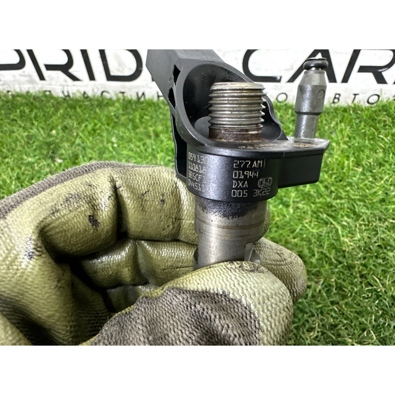 Форсунка топливная (топливная система) AUDI Q7 4L 2011 3.0 CATA 059130277AM