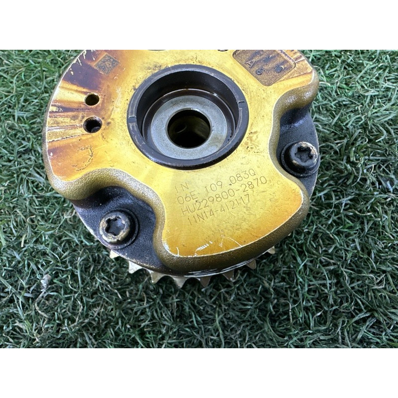 Регулятор фаз газораспределения (двигатель и элементы) AUDI A7 4G 2012 3.0 CGXB 06E109083Q