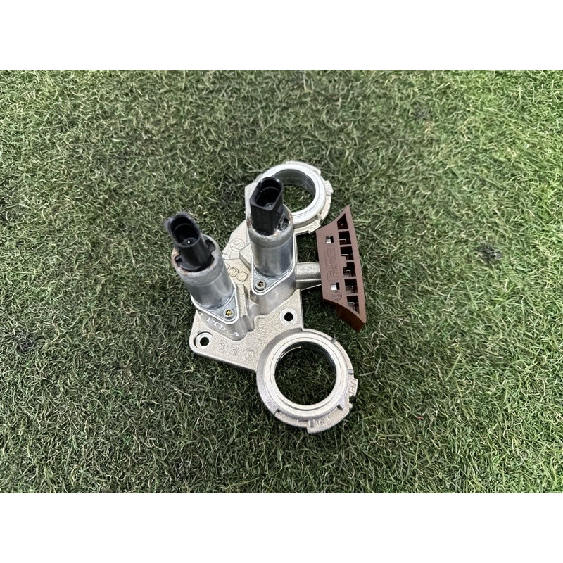 Опорный кронштейн распредвала (двигатель и элементы) Volkswagen Touareg NF 2013 3.6 03H109210C