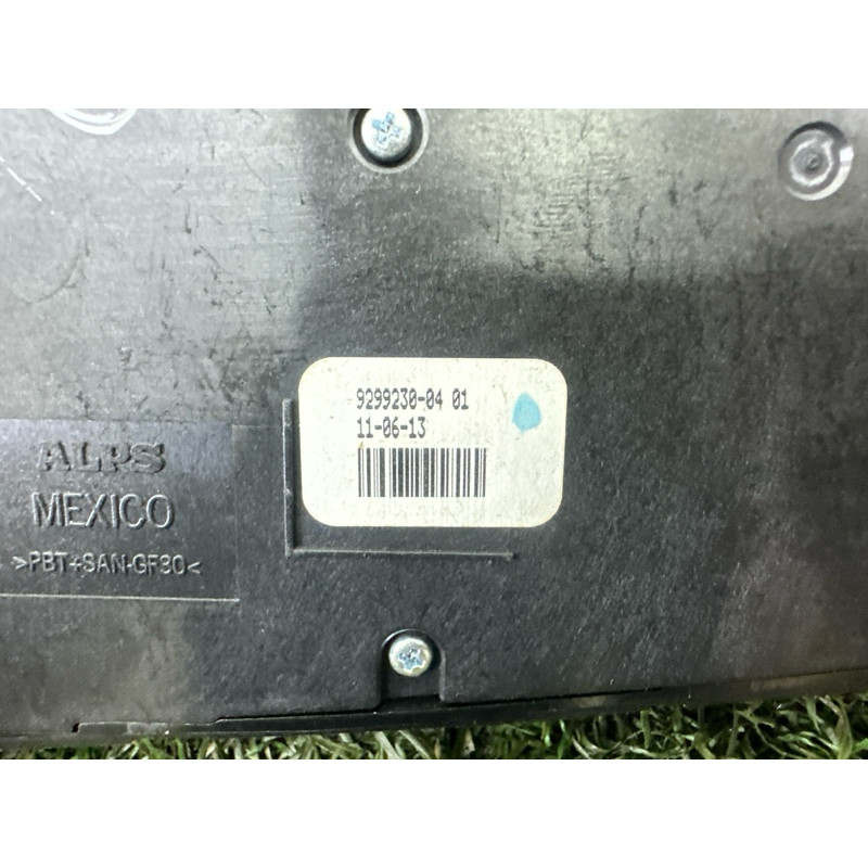 блок регулювання сидіння (закрытая категория) BMW 5-series F10 2011 2.0 N47N 61319299230