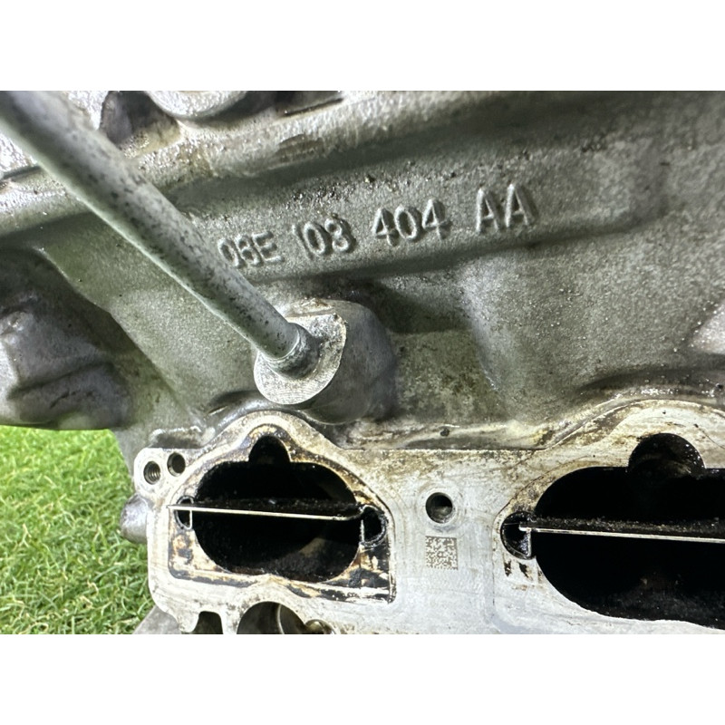 Головка блоку циліндрів (двигун та елементи) AUDI Q7 4M 2017 3.0 CREC 06E103792C