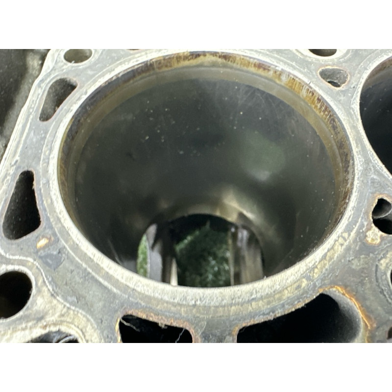 Блок цилиндров (двигатель и элементы) AUDI A4 B8 2012 2.0 CAEB 06H100035H