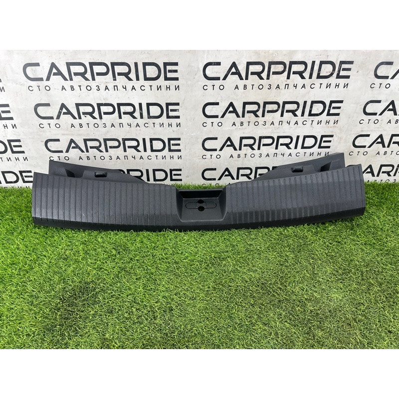 Накладка замка крышки багажника (салон) Nissan Rogue T33 2023 1.5 KR15DDT 849926RR0A