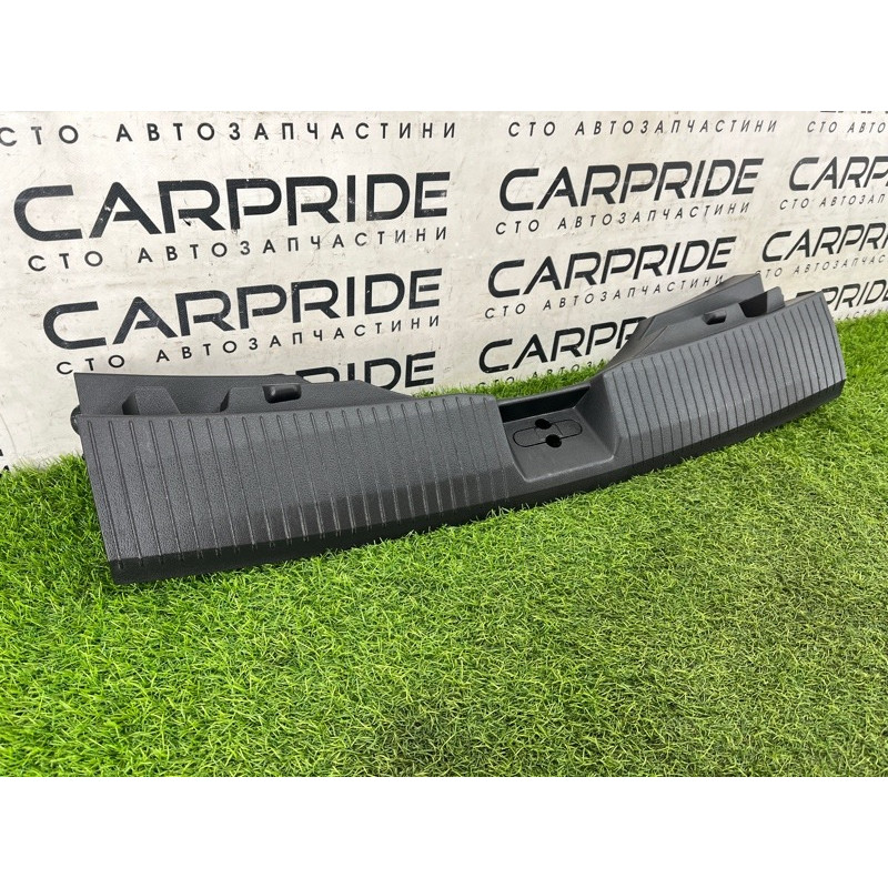 Накладка замка крышки багажника (салон) Nissan Rogue T33 2023 1.5 KR15DDT 849926RR0A