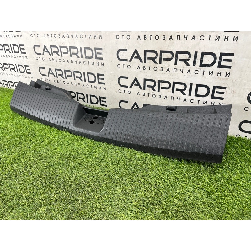 Накладка замка крышки багажника (салон) Nissan Rogue T33 2023 1.5 KR15DDT 849926RR0A