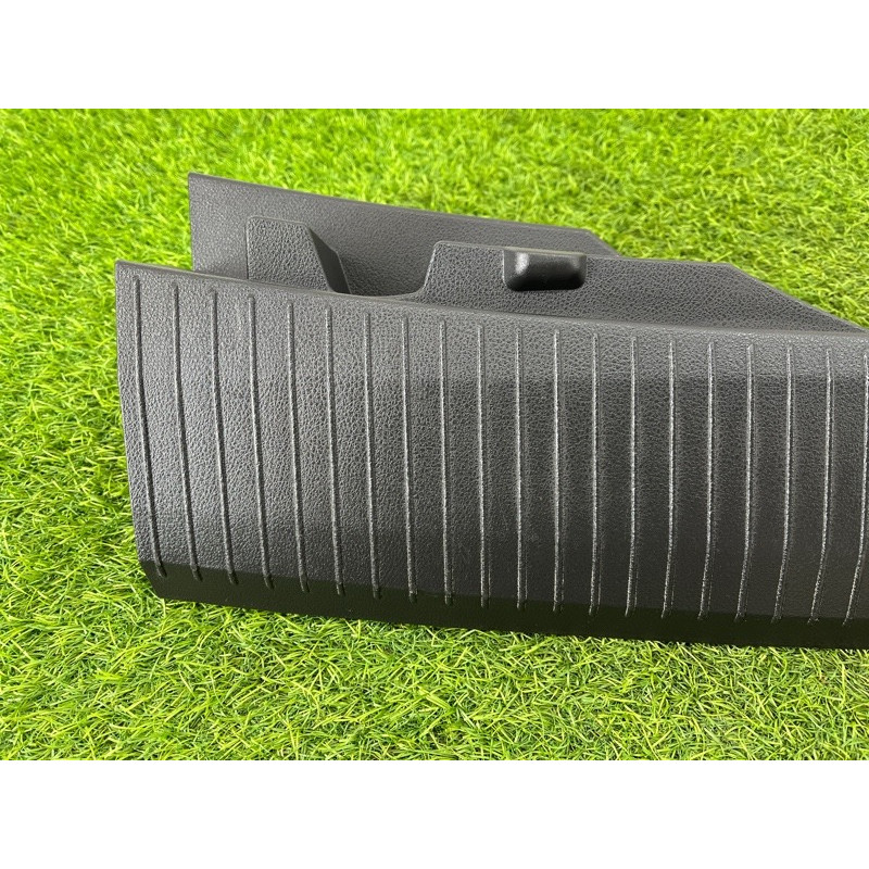 Накладка замка крышки багажника (салон) Nissan Rogue T33 2023 1.5 KR15DDT 849926RR0A