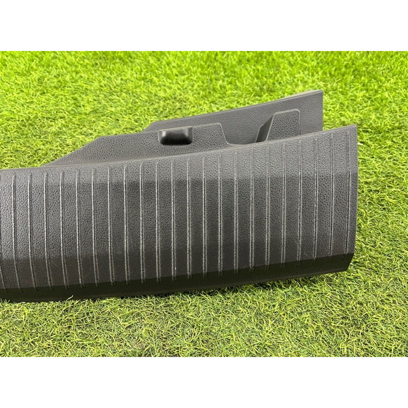 Накладка замка крышки багажника (салон) Nissan Rogue T33 2023 1.5 KR15DDT 849926RR0A