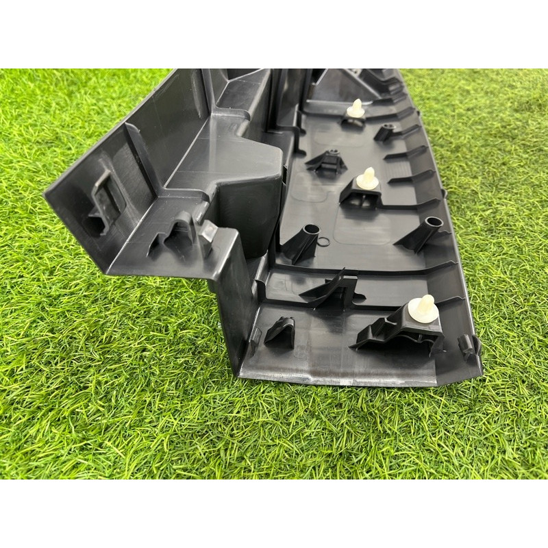 Накладка замка крышки багажника (салон) Nissan Rogue T33 2023 1.5 KR15DDT 849926RR0A