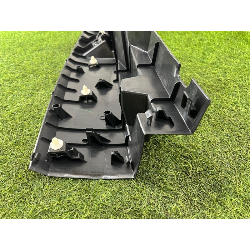 Накладка замка крышки багажника (салон) Nissan Rogue T33 2023 1.5 KR15DDT 849926RR0A