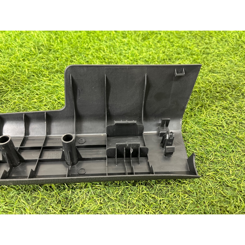 Накладка на порог (кузов и элементы) Nissan Rogue T33 2023 1.5 KR15DDT 769516RR0A