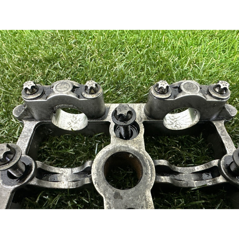 Опорный кронштейн распредвала (двигатель и элементы) BMW X5 E70 2011 3.0 N57 11317800044