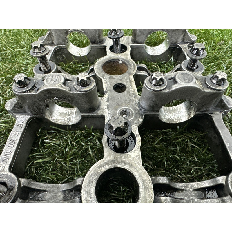 Опорный кронштейн распредвала (двигатель и элементы) BMW X5 E70 2011 3.0 N57 11317800044