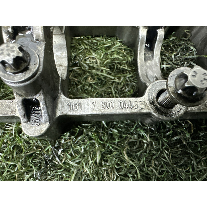 Опорный кронштейн распредвала (двигатель и элементы) BMW X5 E70 2011 3.0 N57 11317800044