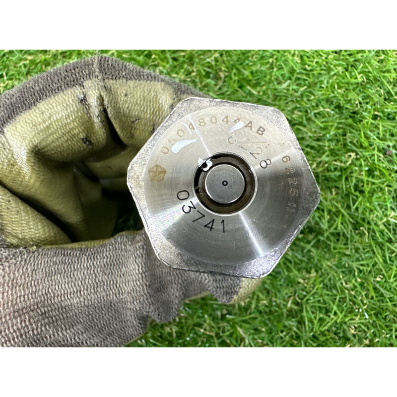 Клапан фазорегулятора (электрика двигателя) Jeep Grand Cherokee WK2 2017 5048044AB