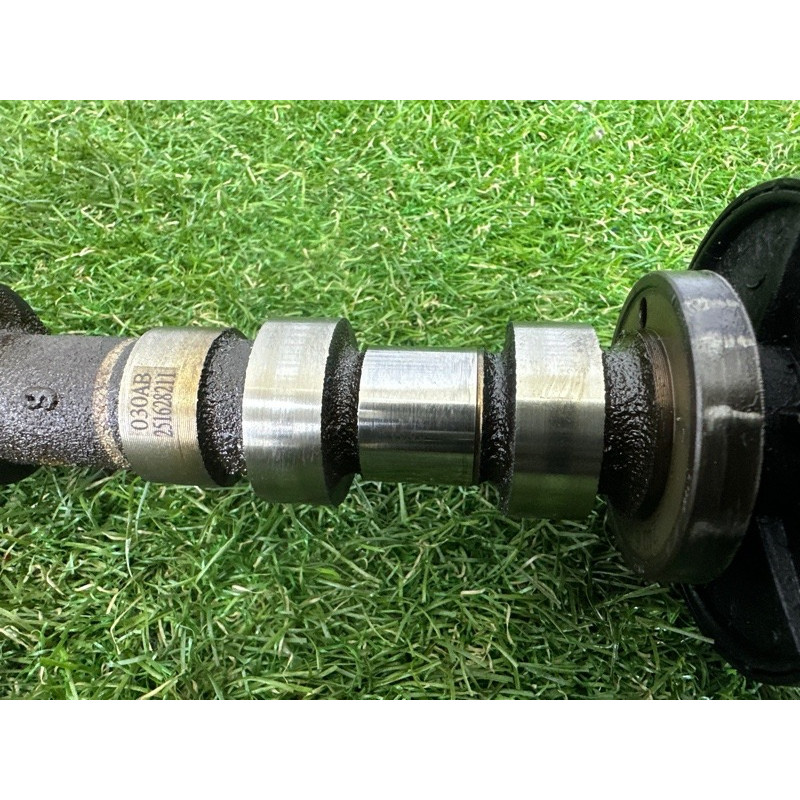 Распредвал выпускной (двигатель и элементы) Jeep Grand Cherokee WK2 2017 5048030AB