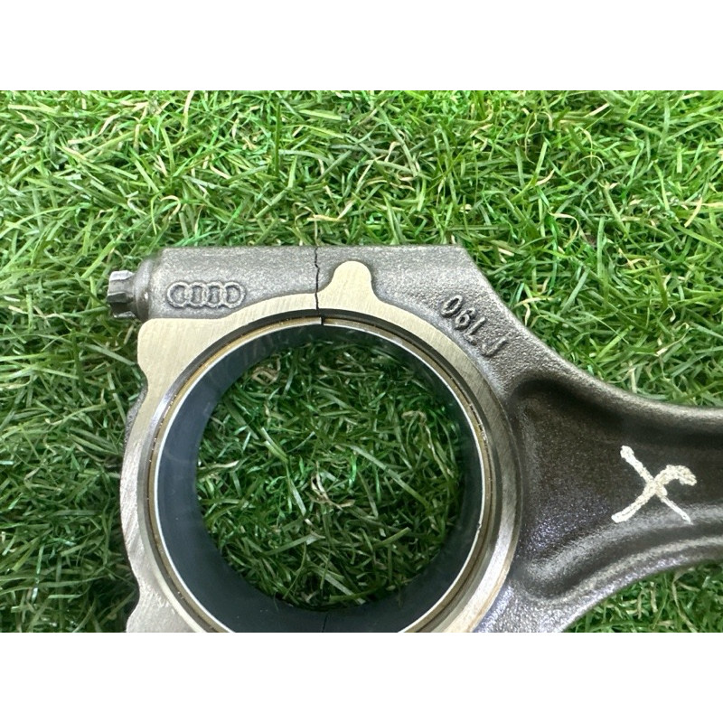 Шатун (двигатель и элементы) AUDI A4 B9 2017 2.0 DBPA 06H198401D