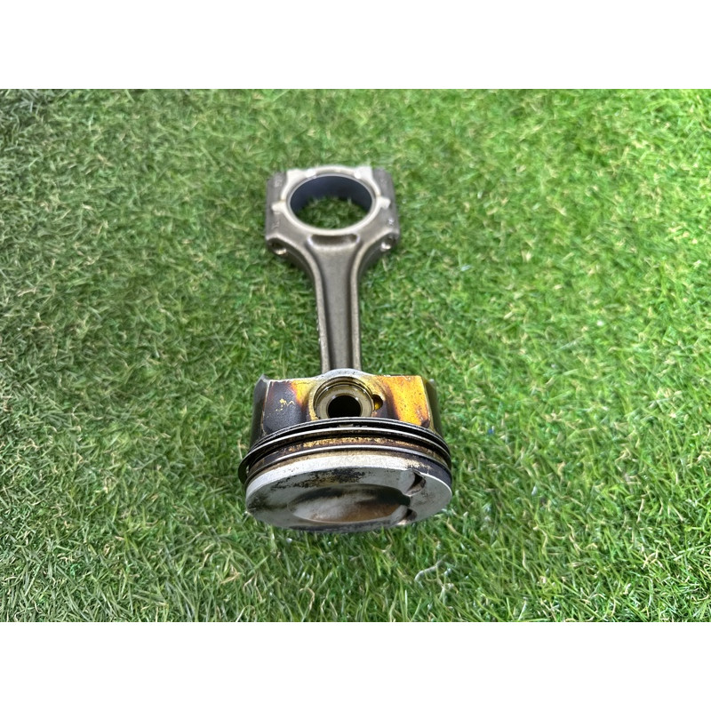 Поршень с шатуном (двигатель и элементы) AUDI A4 B8 2012 2.0 CAEB 06H198401A