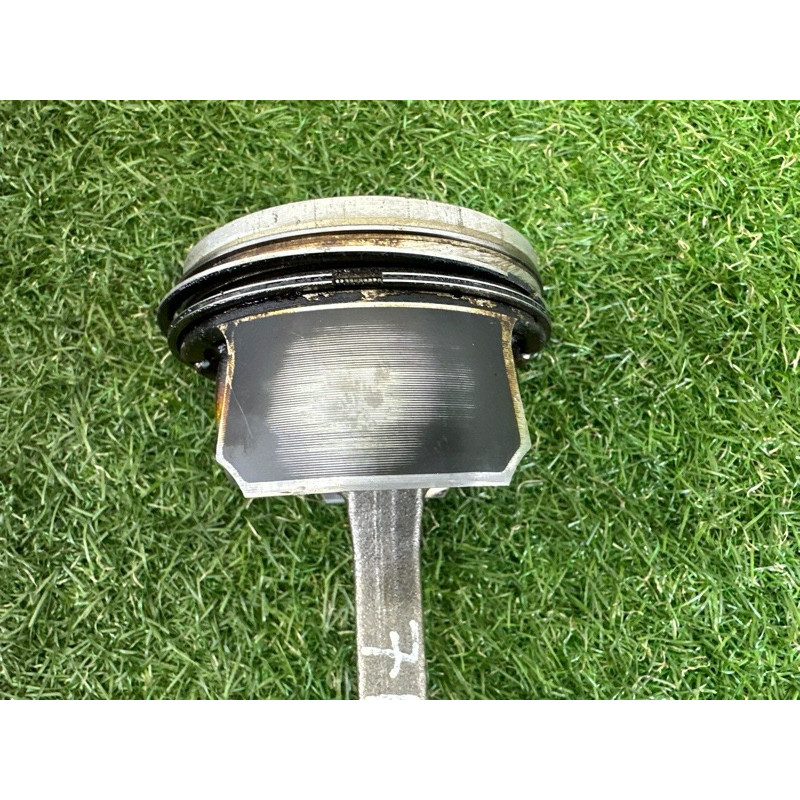 Поршень с шатуном (двигатель и элементы) AUDI A4 B8 2012 2.0 CAEB 06H198401A