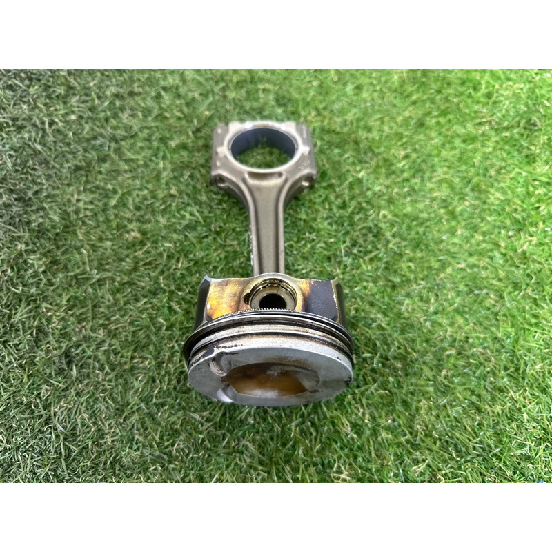 Поршень с шатуном (двигатель и элементы) AUDI A4 B8 2012 2.0 CAEB 06H198401A