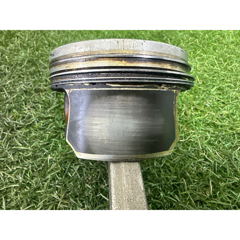 Поршень с шатуном (двигатель и элементы) AUDI A4 B8 2012 2.0 CAEB 06H198401A