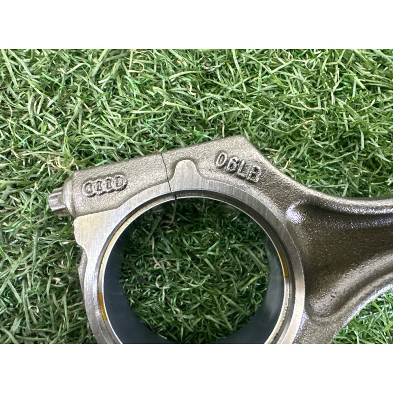 Поршень с шатуном (двигатель и элементы) AUDI A4 B8 2012 2.0 CAEB 06H198401A