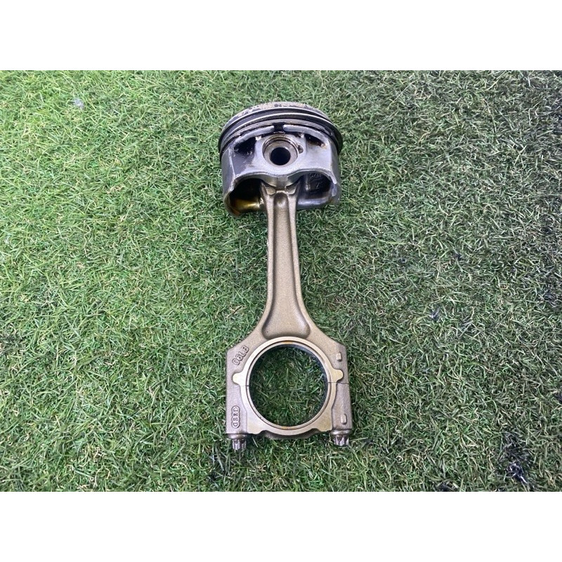 Поршень с шатуном (двигатель и элементы) AUDI Q5 8R 2012 2.0 CAEB 06H198401A