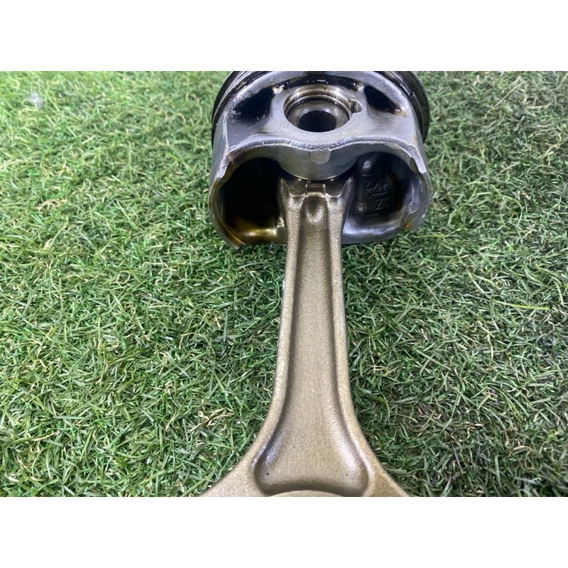 Поршень с шатуном (двигатель и элементы) AUDI Q5 8R 2012 2.0 CAEB 06H198401A