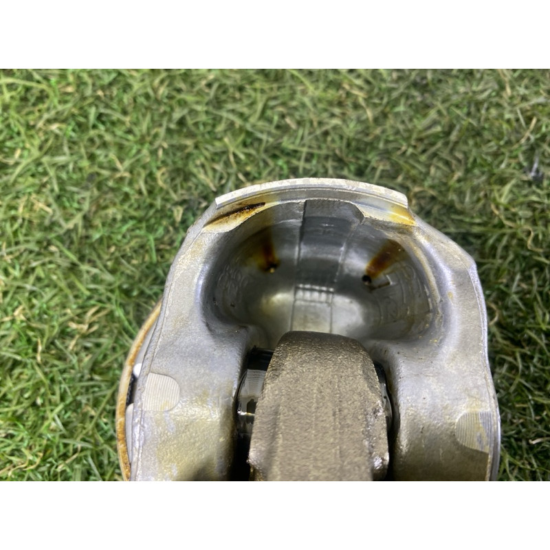 Поршень с шатуном (двигатель и элементы) AUDI Q5 8R 2012 2.0 CAEB 06H198401A