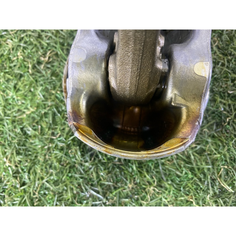 Поршень с шатуном (двигатель и элементы) AUDI Q5 8R 2012 2.0 CAEB 06H198401A