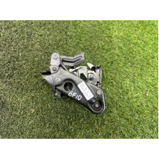 Замок капота