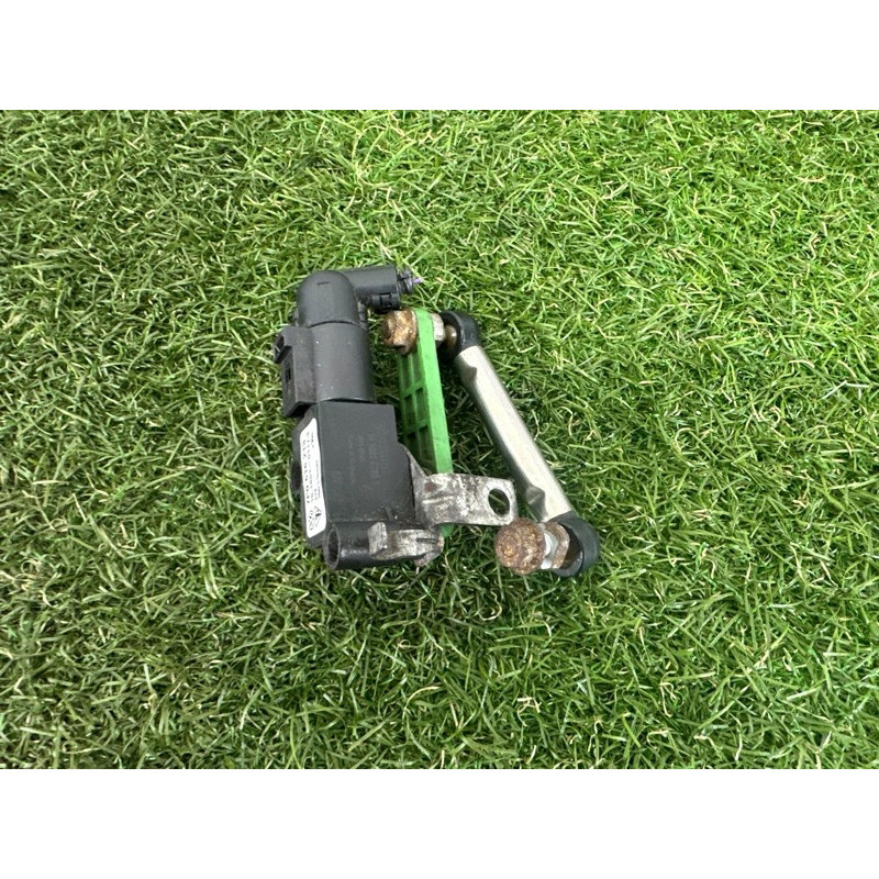 Датчик положения кузова (электрика / датчики) Volkswagen Touareg NF 2013 3.6 7P0616213