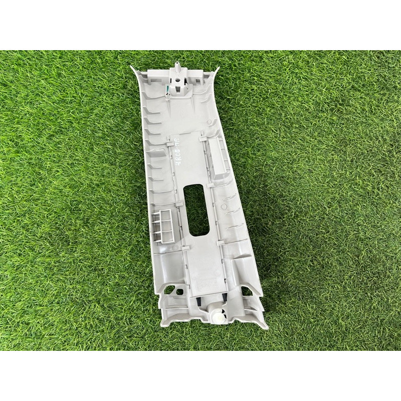 Обшивка стойки центральная (салон) Nissan Rogue T33 2023 1.5 KR15DDT 769136RR0A