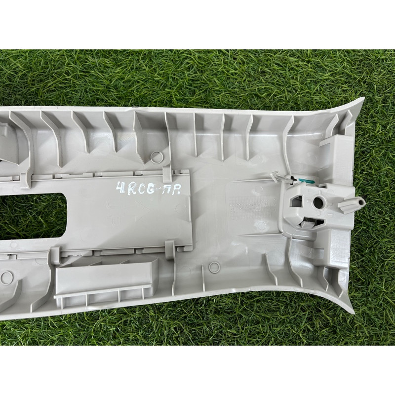 Обшивка стойки центральная (салон) Nissan Rogue T33 2023 1.5 KR15DDT 769136RR0A