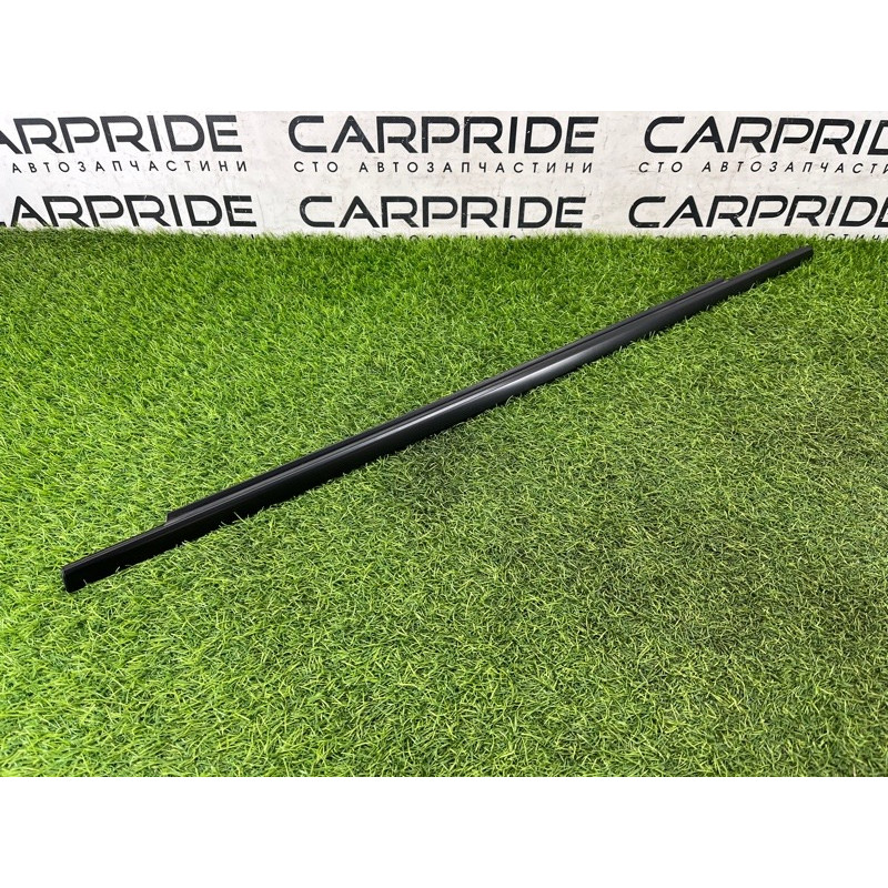 Молдинг двери внешний (кузов и элементы) Nissan Rogue T33 2023 1.5 KR15DDT 828216RA0A