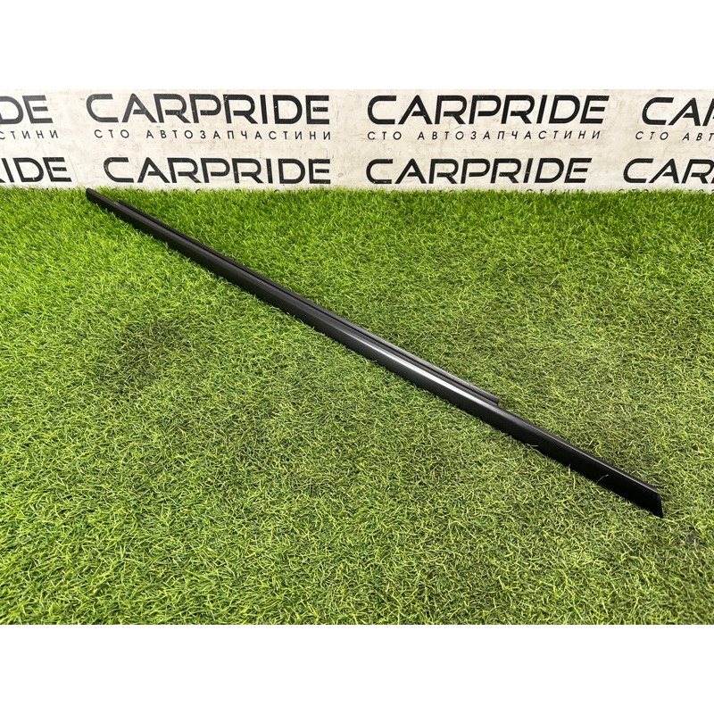 Молдинг двери внешний (кузов и элементы) Nissan Rogue T33 2023 1.5 KR15DDT 828216RA0A