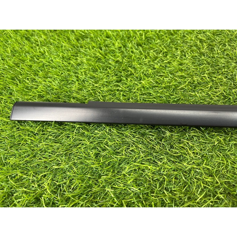 Молдинг двери внешний (кузов и элементы) Nissan Rogue T33 2023 1.5 KR15DDT 828216RA0A