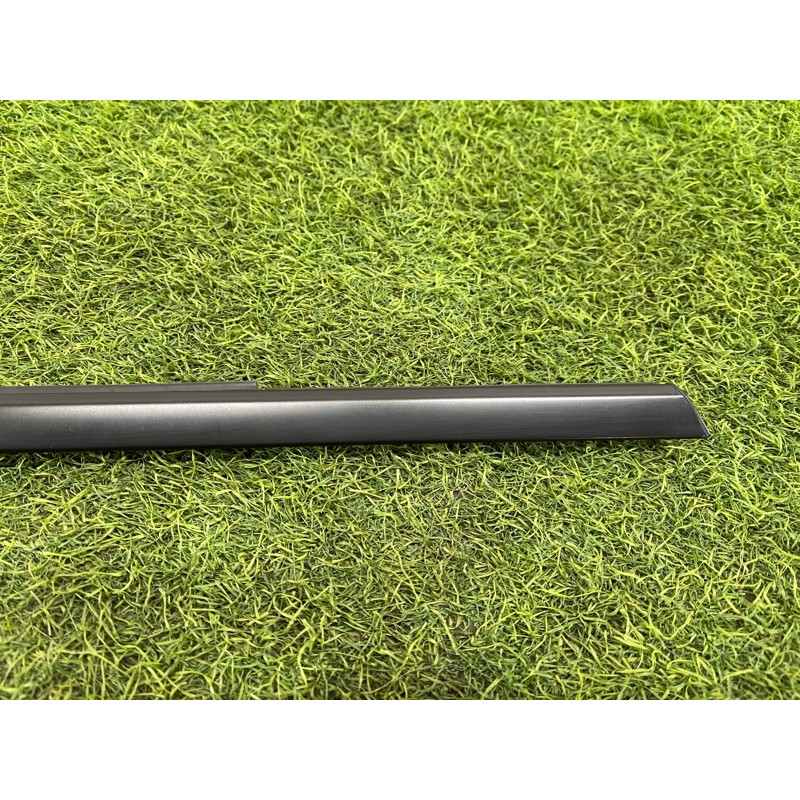 Молдинг двери внешний (кузов и элементы) Nissan Rogue T33 2023 1.5 KR15DDT 828216RA0A