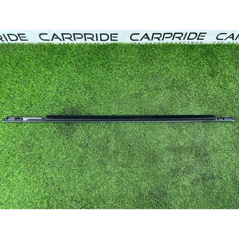 Молдинг двери внешний (кузов и элементы) Nissan Rogue T33 2023 1.5 KR15DDT 828216RA0A