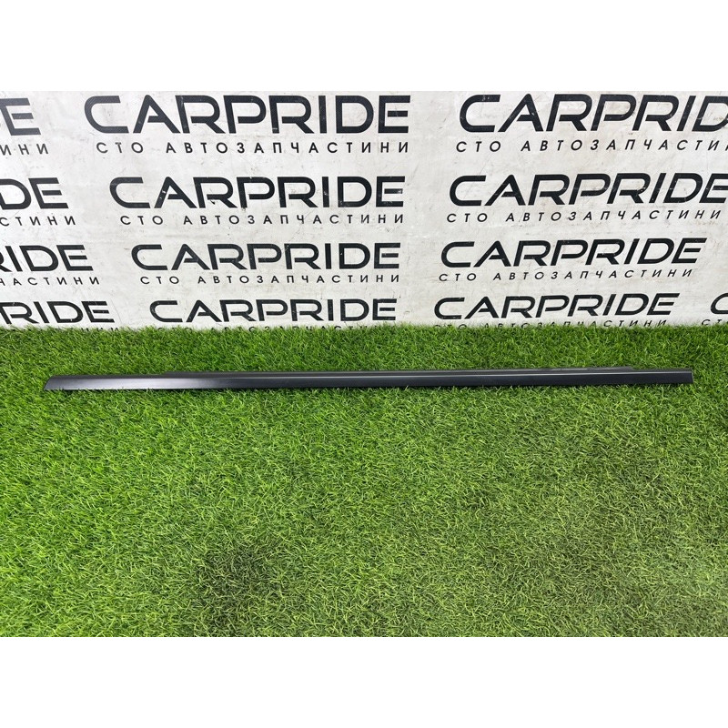 Молдинг двери внешний (кузов и элементы) Nissan Rogue T33 2023 1.5 KR15DDT 828206RA0A