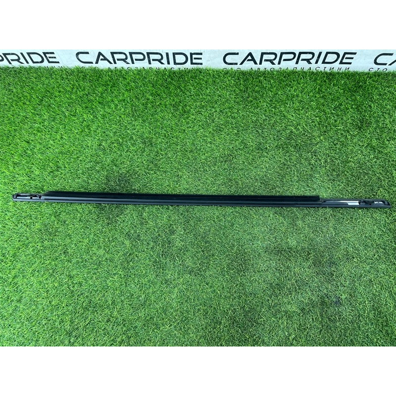 Молдинг двери внешний (кузов и элементы) Nissan Rogue T33 2023 1.5 KR15DDT 828206RA0A