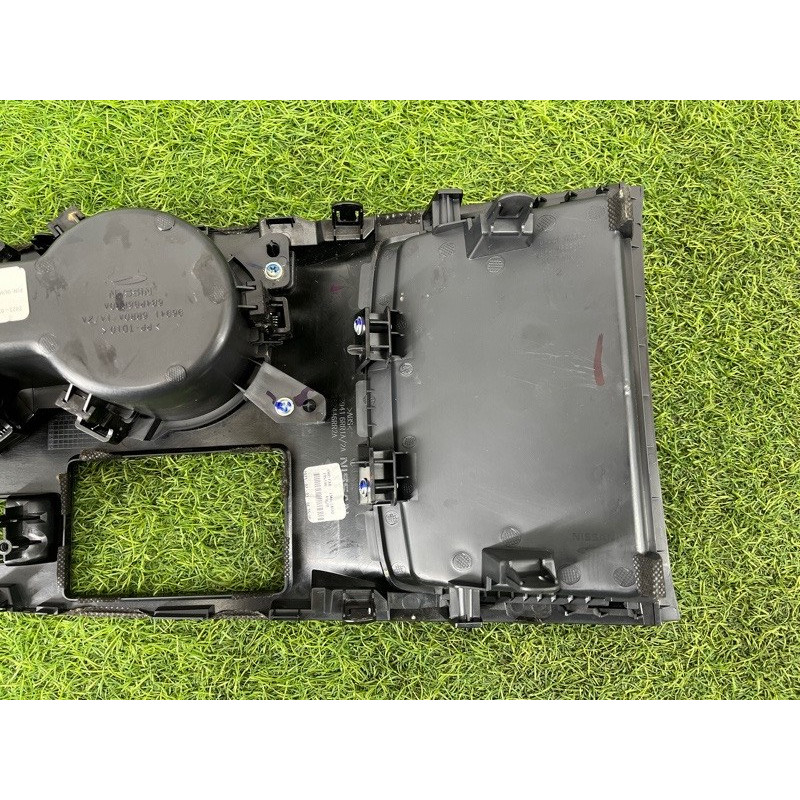 Накладка центральной консоли (салон) Nissan Rogue T33 2023 1.5 KR15DDT 969416RR1A