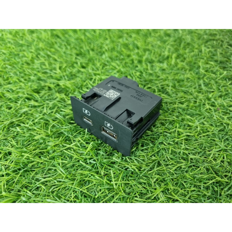 Разьем USB (электрика) Nissan Rogue T33 2023 1.5 KR15DDT 253316UA0