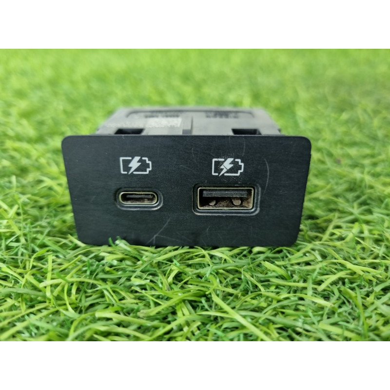 Разьем USB (электрика) Nissan Rogue T33 2023 1.5 KR15DDT 253316UA0