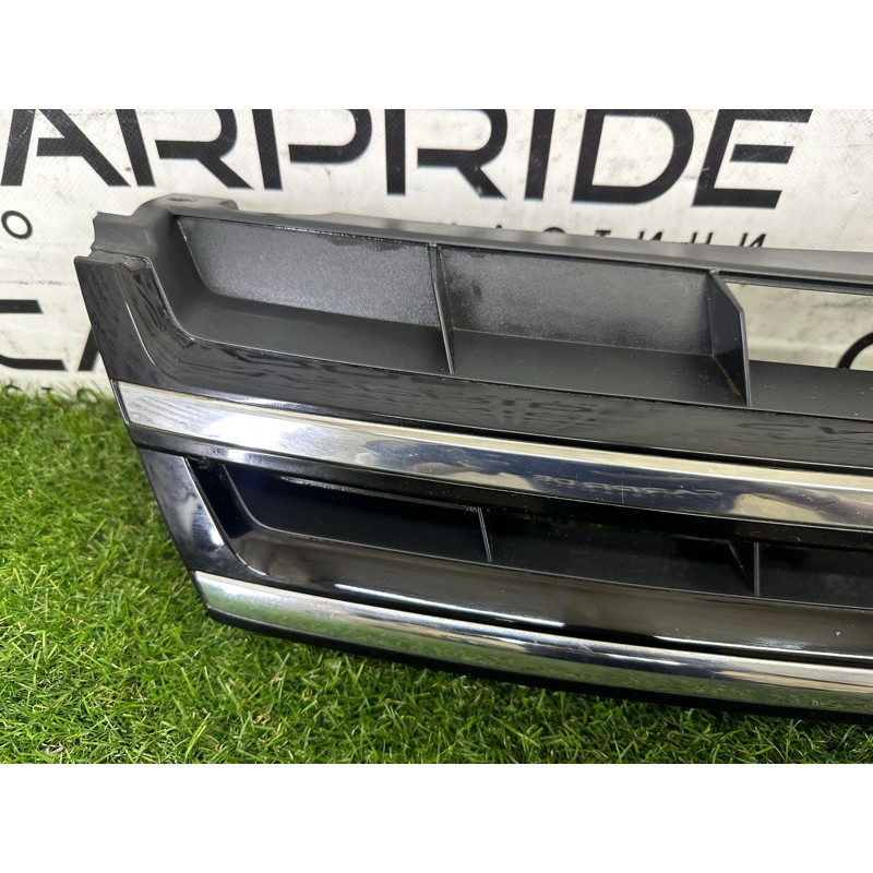 Решетка радиатора (наружные элементы кузова) Volkswagen Touareg NF 2011 3.6 7P6853651AZLL