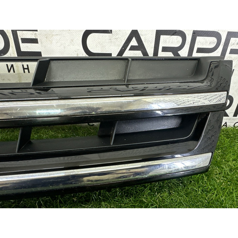 Решетка радиатора (наружные элементы кузова) Volkswagen Touareg NF 2011 3.6 7P6853651AZLL